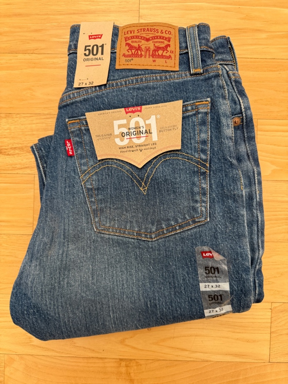 Levi's 501 Straight-Leg Men's Jeans in Medium Blue